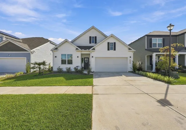 Single family home for sale at 152 Carolina Groves Blvd, Moncks Corner, SC 29461 | MLS# 26027778
