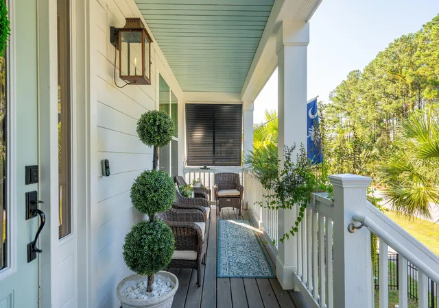 Photo 3 of Single family home for sale at 1534 N Lakeshore Dr, Mount Pleasant, SC 29466 | MLS# 26026544 | Listing updated on 2026-10-24