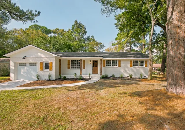 Photo 1 of Single family home for sale at 2428 Spring Garden St, Charleston, SC 29414 | MLS# 26027491 | Listing updated on 2026-10-07