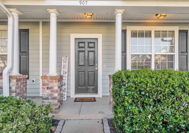 Photo 1 of Townhouse for sale at 907 Hemingway Cir, Summerville, SC 29483 | MLS# 26026489 | Listing updated on 2026-10-09