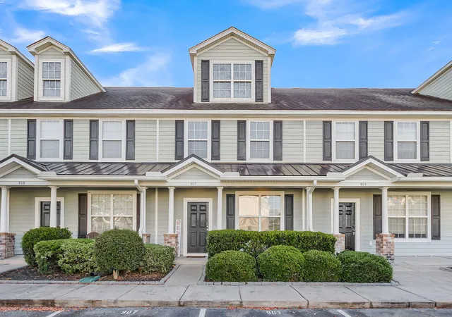 Photo 2 of Townhouse for sale at 907 Hemingway Cir, Summerville, SC 29483 | MLS# 26026489 | Listing updated on 2026-10-09