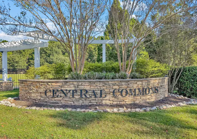 Photo 3 of Townhouse for sale at 907 Hemingway Cir, Summerville, SC 29483 | MLS# 26026489 | Listing updated on 2026-10-09