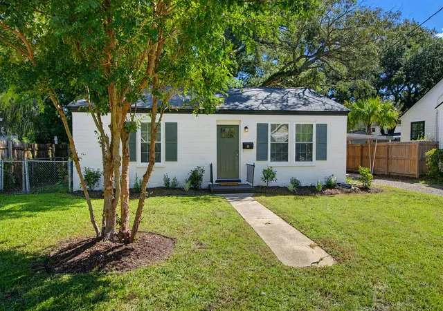 Photo 2 of Single family home for sale at 68 Avondale Ave, Charleston, SC 29407 | MLS# 26024975 | Listing updated on 2026-09-16