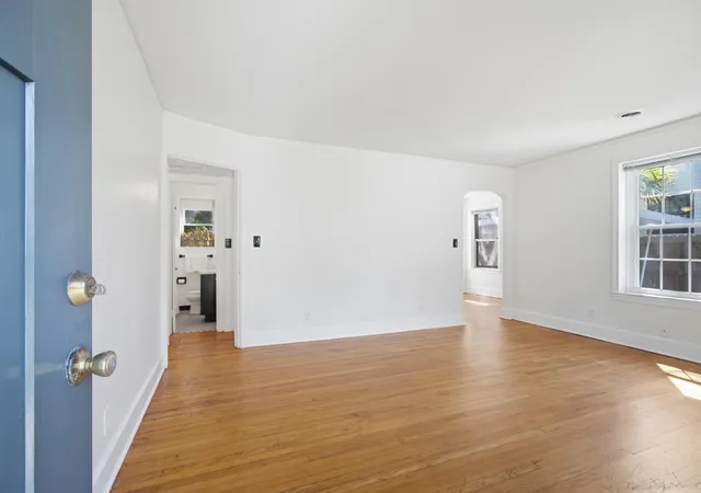 Photo 4 of Single family home for sale at 68 Avondale Ave, Charleston, SC 29407 | MLS# 26024975 | Listing updated on 2026-09-16