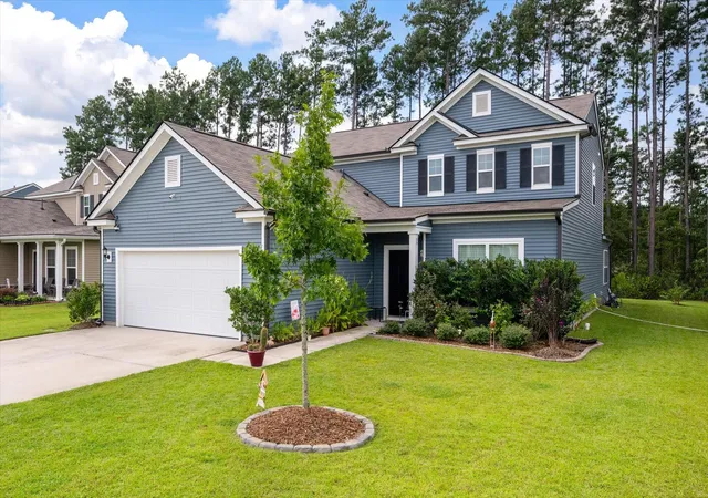 Photo 1 of Single family home for sale at 211 Shadybrook Dr, Summerville, SC 29486 | MLS# 26026246 | Listing updated on 2026-10-08