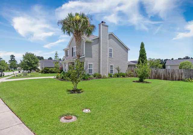 Photo 3 of Single family home for sale at 431 Watershed Dr, Goose Creek, SC 29445 | MLS# 26024880 | Listing updated on 2026-09-15