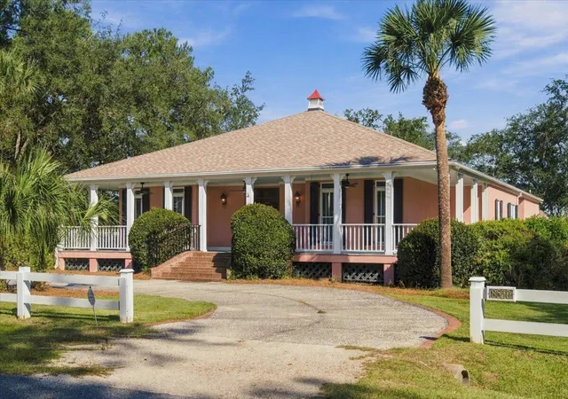 Photo 1 of Single family home for sale at 8630 Middleton Point Ln, Edisto Island, SC 29438 | MLS# 26027351 | Listing updated on 2026-10-03