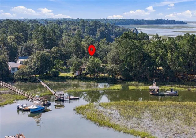 Photo 3 of Single family home for sale at 8630 Middleton Point Ln, Edisto Island, SC 29438 | MLS# 26027351 | Listing updated on 2026-10-03