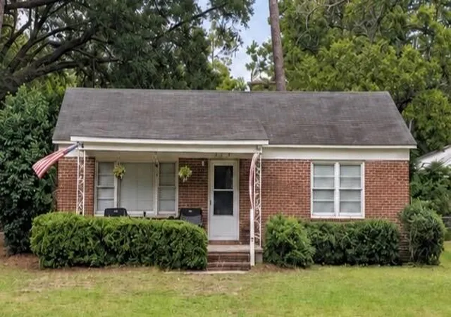 Photo 2 of Single family home for sale at 312 George St, Walterboro, SC 29488 | MLS# 26025197 | Listing updated on 2026-09-07