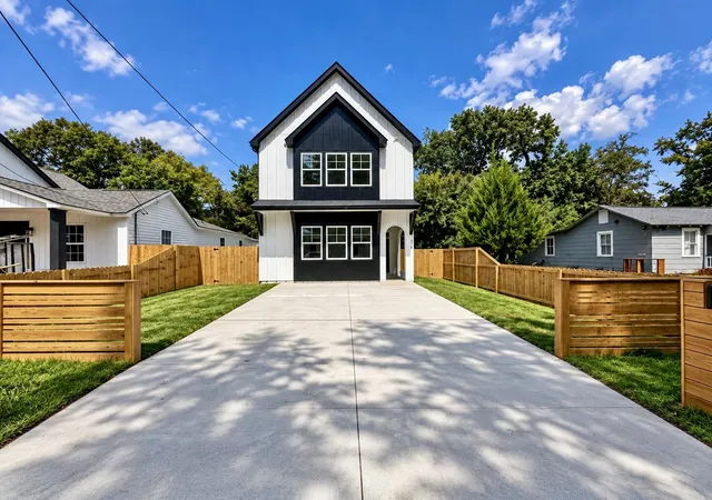 Photo 1 of Single family home for sale at 1914 Clifton St, Charleston, SC 29406 | MLS# 26025731 | Listing updated on 2026-09-19