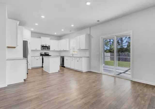 Photo 3 of Single family home for sale at 158 Haverhill St, Summerville, SC 29486 | MLS# 26024697 | Listing updated on 2026-09-16