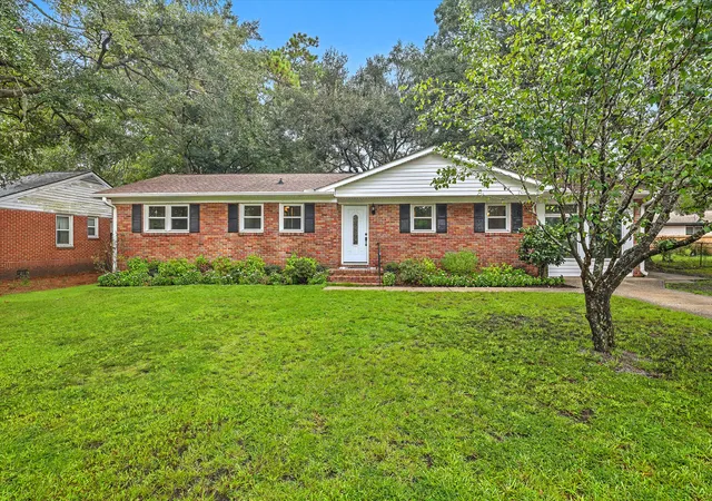 Photo 1 of Single family home for sale at 1510 Manor Blvd, Charleston, SC 29407 | MLS# 26024681 | Listing updated on 2026-09-16