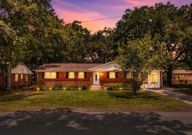 Photo 4 of Single family home for sale at 1510 Manor Blvd, Charleston, SC 29407 | MLS# 26024681 | Listing updated on 2026-09-16