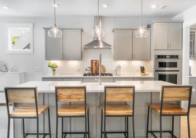Photo 3 of Single family home for sale at 1055 Harriman Ln, Charleston, SC 29492 | MLS# 26025427 | Listing updated on 2026-09-18