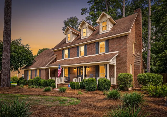 Photo 1 of Single family home for sale at 311 Mayfield St, Summerville, SC 29485 | MLS# 26025891 | Listing updated on 2026-10-15
