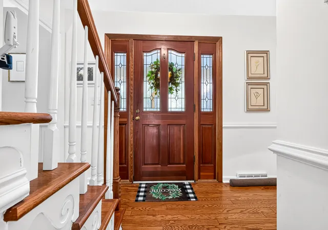 Photo 2 of Single family home for sale at 311 Mayfield St, Summerville, SC 29485 | MLS# 26025891 | Listing updated on 2026-10-15