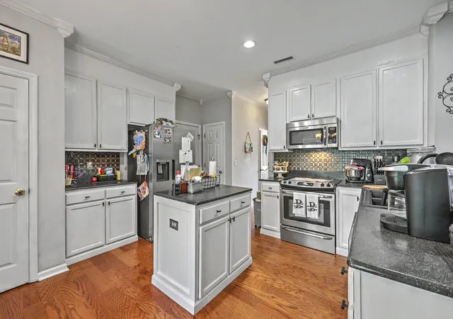 Photo 4 of Single family home for sale at 100 Kenwood Ct, Goose Creek, SC 29445 | MLS# 26024973 | Listing updated on 2026-09-14