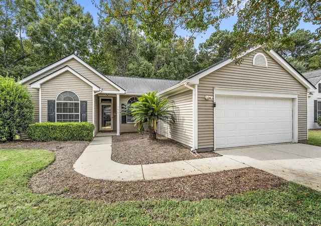 Photo 2 of Single family home for sale at 169 Historic Dr, Mount Pleasant, SC 29464 | MLS# 26028062 | Listing updated on 2026-10-26