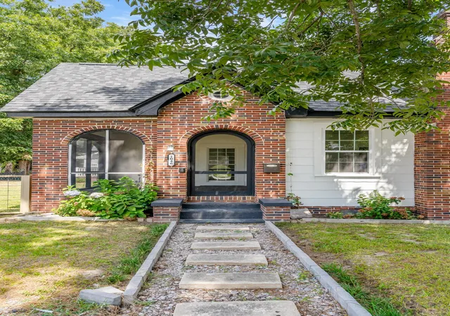 Photo 2 of Sale Pending at 1046 Boulevard St, Orangeburg, SC 29115 | MLS# 26025517 | Listing updated on 2026-09-27