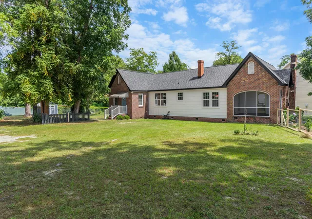Photo 3 of Sale Pending at 1046 Boulevard St, Orangeburg, SC 29115 | MLS# 26025517 | Listing updated on 2026-09-27