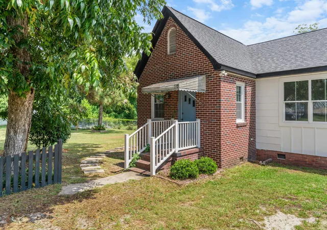 Photo 3 of Sale Pending at 1046 Boulevard St, Orangeburg, SC 29115 | MLS# 26025517 | Listing updated on 2026-09-27