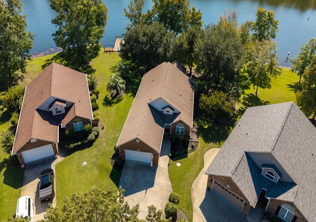 Photo 2 of Single family home for sale at 225 Ridge Lake Dr, Manning, SC 29102 | MLS# 26027194 | Listing updated on 2026-10-17