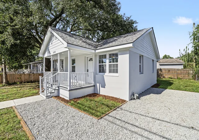 Photo 3 of Single family home for sale at 2255 Mott Ave, North Charleston, SC 29405 | MLS# 26026385 | Listing updated on 2026-10-21