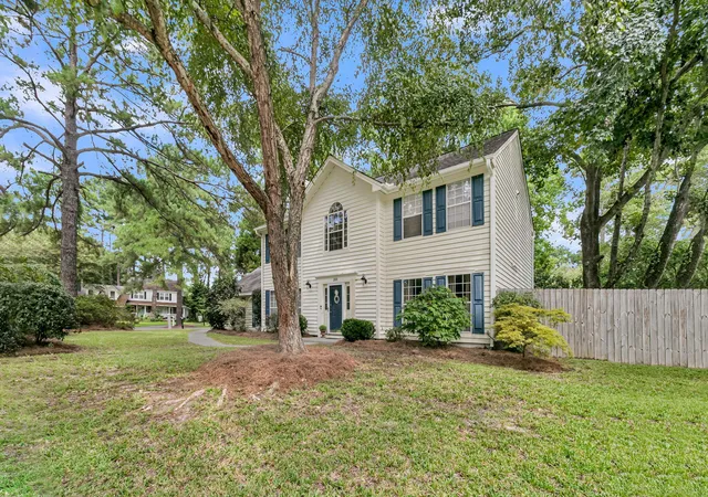 Photo 2 of Single family home for sale at 200 Wickford, Summerville, SC 29485 | MLS# 26025111 | Listing updated on 2026-09-06