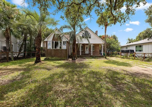 Photo 1 of Single family home for sale at 512 Palm Blvd, Isle Of Palms, SC 29451 | MLS# 26024839 | Listing updated on 2026-09-14