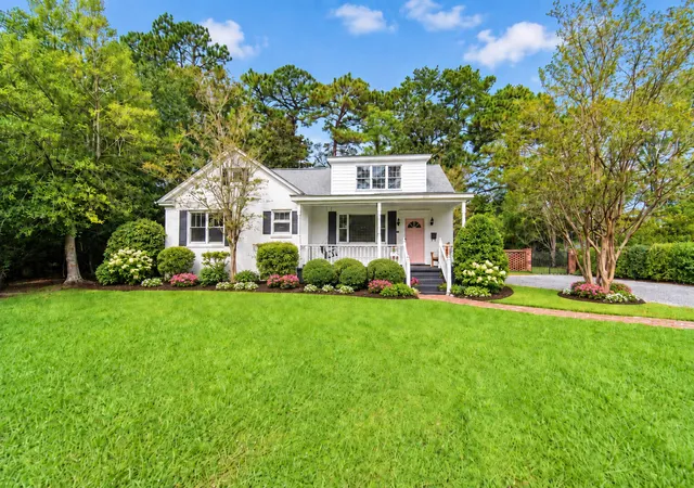Photo 2 of Single family home for sale at 506 N Palmetto St, Summerville, SC 29483 | MLS# 26026590 | Listing updated on 2026-10-25
