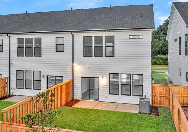 Photo 2 of Townhouse for sale at 116 Dahlberg St, Summerville, SC 29483 | MLS# 26026537 | Listing updated on 2026-10-09
