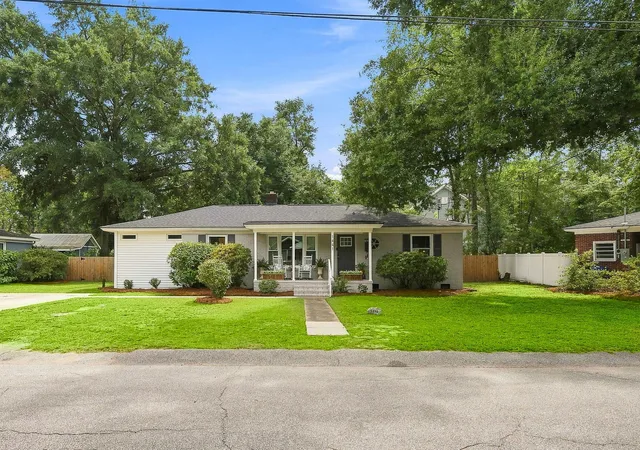 Photo 2 of Single family home for sale at 1441 Brian Rd, Charleston, SC 29407 | MLS# 26024907 | Listing updated on 2026-09-10