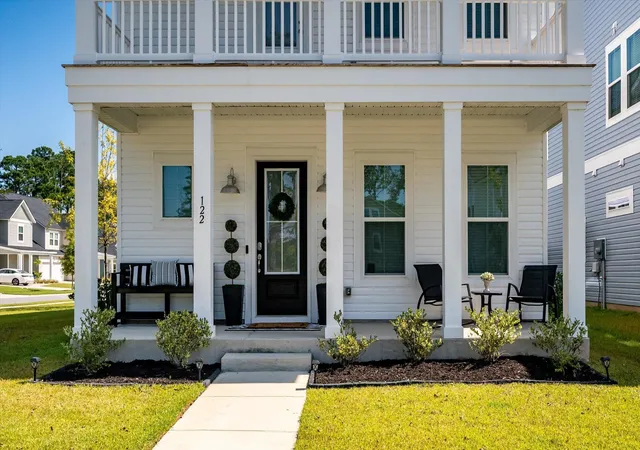 Photo 3 of Single family home for sale at 122 Split Leaf Ln, Summerville, SC 29483 | MLS# 26027461 | Listing updated on 2026-10-08