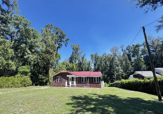 Photo 3 of Single family home for sale at 202 Josie Dr, Walterboro, SC 29488 | MLS# 26026682 | Listing updated on 2026-10-04