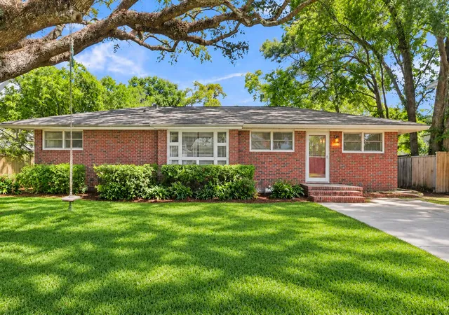Photo 1 of Single family home for sale at 1496 Seminole St, Mount Pleasant, SC 29464 | MLS# 26025086 | Listing updated on 2026-09-16