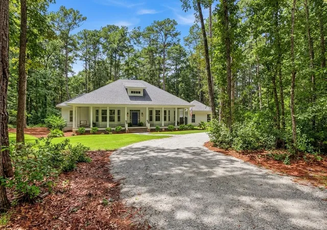Photo 2 of Single family home for sale at 17 Blake Ln, Seabrook, SC 29940 | MLS# 26025167 | Listing updated on 2026-09-05