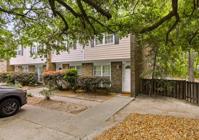 Photo 2 of Townhouse for sale at 1291 Mathis Fry Rd, Mount Pleasant, SC 29464 | MLS# 26021686 | Listing updated on 2026-09-10