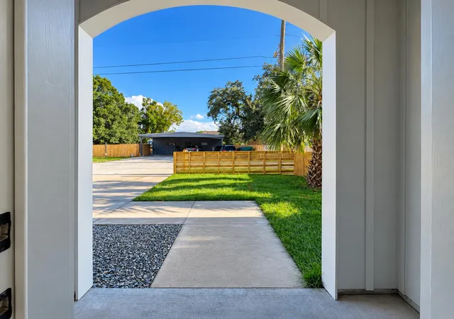 Photo 3 of Single family home for sale at 1918 Clifton St, Charleston, SC 29406 | MLS# 26025639 | Listing updated on 2026-09-15