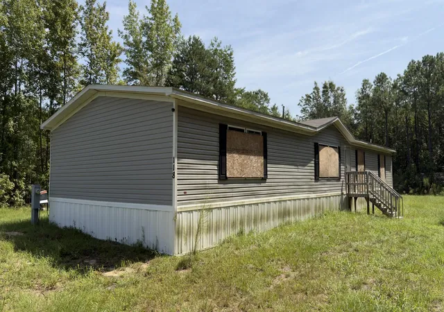 Photo 3 of Manufactured home for sale at 118 Fourtem Ln, Pineville, SC 29468 | MLS# 26026583 | Listing updated on 2026-10-05