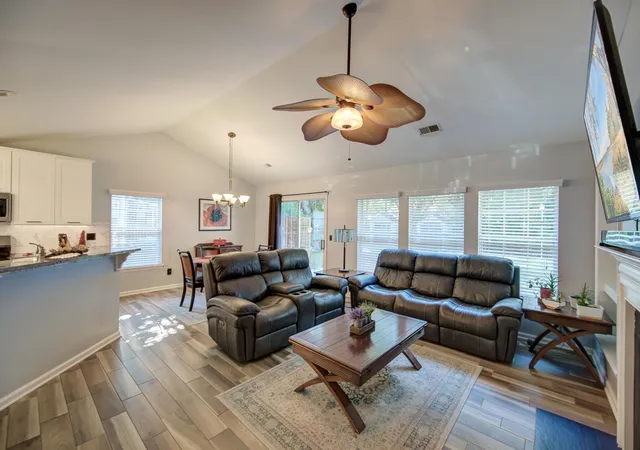 Photo 3 of Single family home for sale at 341 Rice Bay Dr, Mount Pleasant, SC 29464 | MLS# 26028492 | Listing updated on 2026-10-29