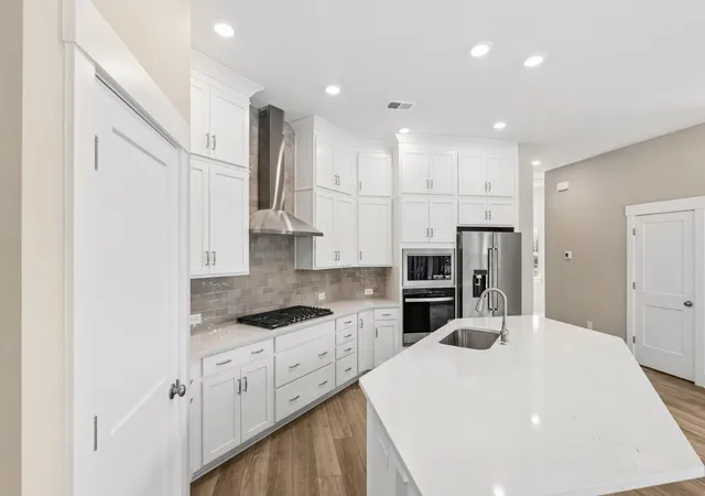 Photo 2 of Sale Pending at 131 Newtown Crk Dr, Charleston, SC 29412 | MLS# 26026357 | Listing updated on 2026-09-21