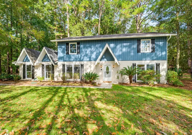 Photo 1 of Single family home for sale at 2 Rivers Ct, Beaufort, SC 29907 | MLS# 26027722 | Listing updated on 2026-10-28