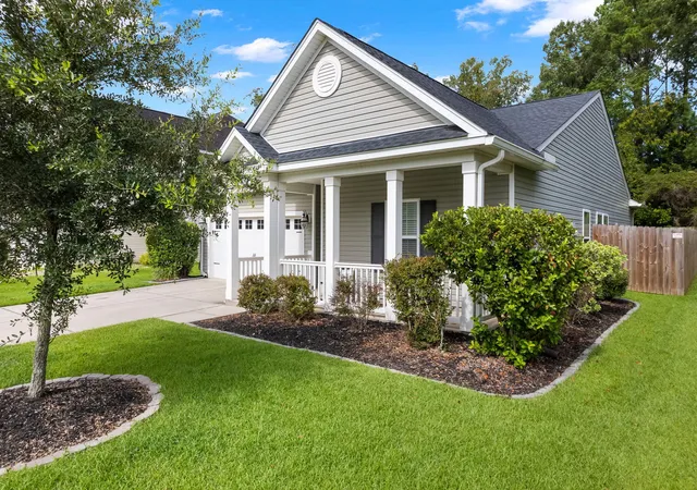 Photo 3 of Single family home for sale at 228 Maywood Dr, Moncks Corner, SC 29461 | MLS# 26025545 | Listing updated on 2026-09-19