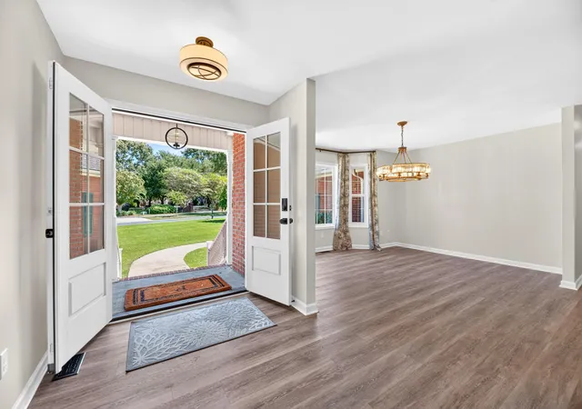 Photo 3 of Single family home for sale at 25 Plantation Dr, Manning, SC 29102 | MLS# 26026160 | Listing updated on 2026-10-21