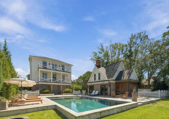 Single family home for sale at 41 Barre St, Charleston, SC 29401 | MLS# 26027822