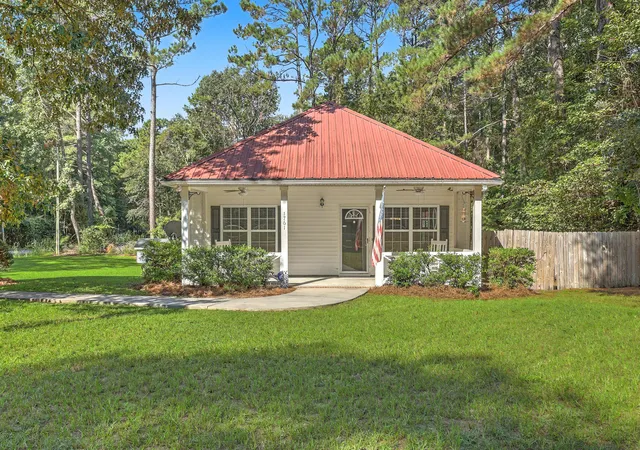 Photo 1 of Single family home for sale at 1761 Kenwood Rd, Manning, SC 29102 | MLS# 26024811 | Listing updated on 2026-09-02