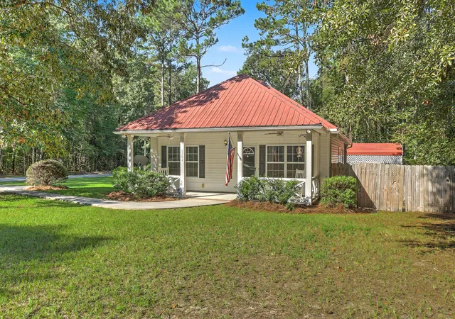 Photo 2 of Single family home for sale at 1761 Kenwood Rd, Manning, SC 29102 | MLS# 26024811 | Listing updated on 2026-09-02