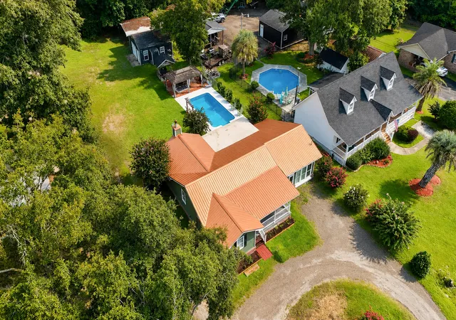 Photo 1 of Single family home for sale at 2007 Central Ave, Summerville, SC 29483 | MLS# 26026243 | Listing updated on 2026-10-05