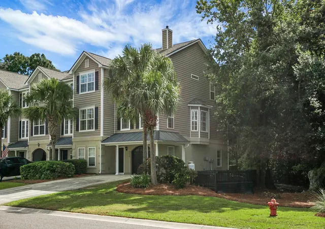 Photo 2 of Townhouse for sale at 2858 Woodland Park Dr, Mount Pleasant, SC 29466 | MLS# 26027504 | Listing updated on 2026-10-21