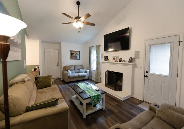 Photo 2 of Single family home for sale at 121 Ml Pond Ct, Summerville, SC 29485 | MLS# 26025355 | Listing updated on 2026-10-06